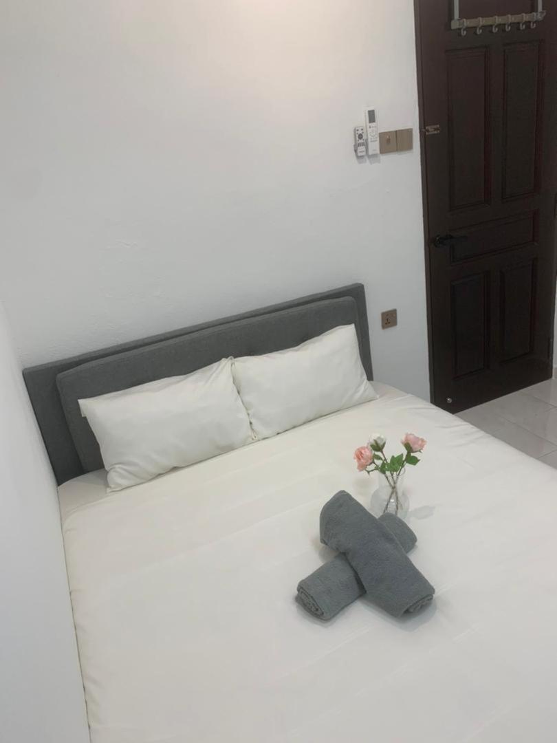 Homestay Pillow Talk 3